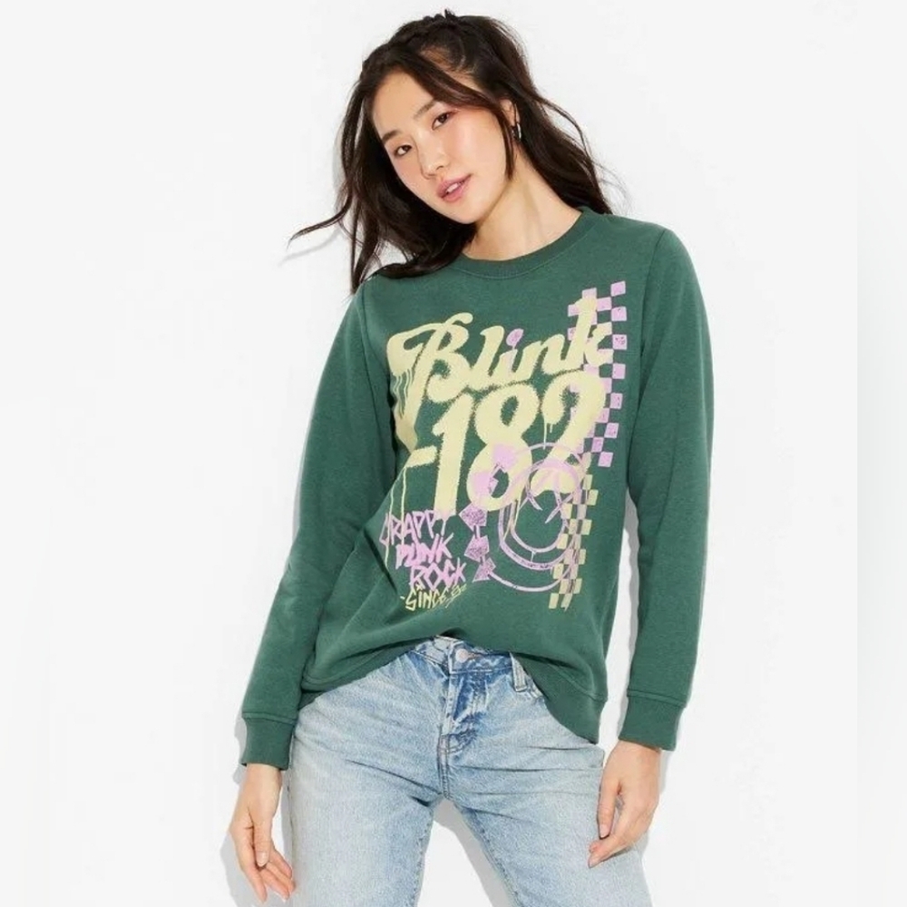 Blink 182 Tops Nwt Blink 182 Graphic Sweatshirt Womens Green